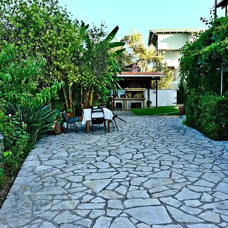 Athina Апартаменты Kalligoni